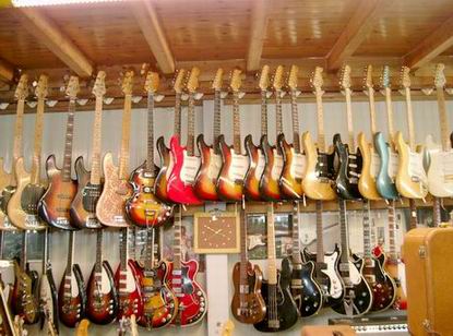 Chitarre Bassi Amplificatori Fender Gibson Gretsch Rickembacker Martin